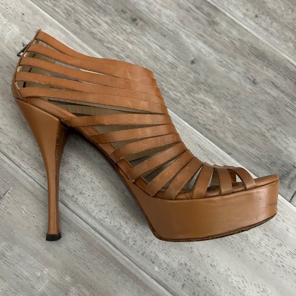 Vera Wang Lavendar Label Platform Heels (38 EU) - Picture 2 of 10